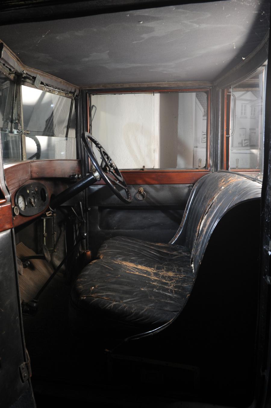  Daimler 25-85 Limousine 1926 года  (фото 4 из 14)